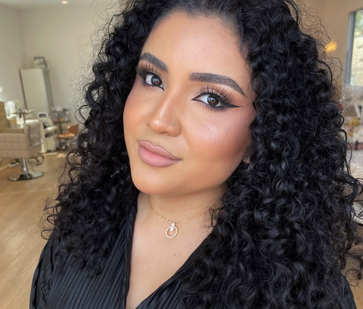 Full glam makeup and lashes