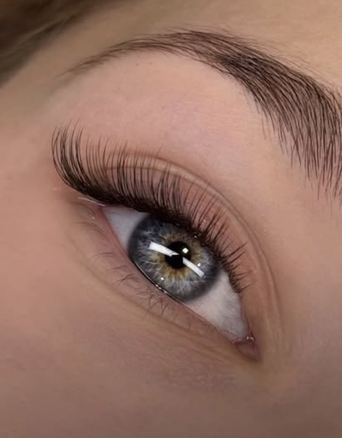 Natural lash extensions detail